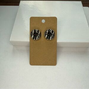 👾5 for $25 Handmade Silver and Black Button Earrings